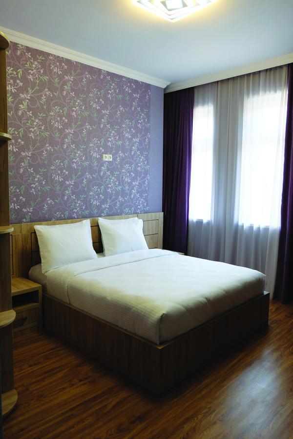 Hotel Atlantis Near Airport Tbilissi Extérieur photo
