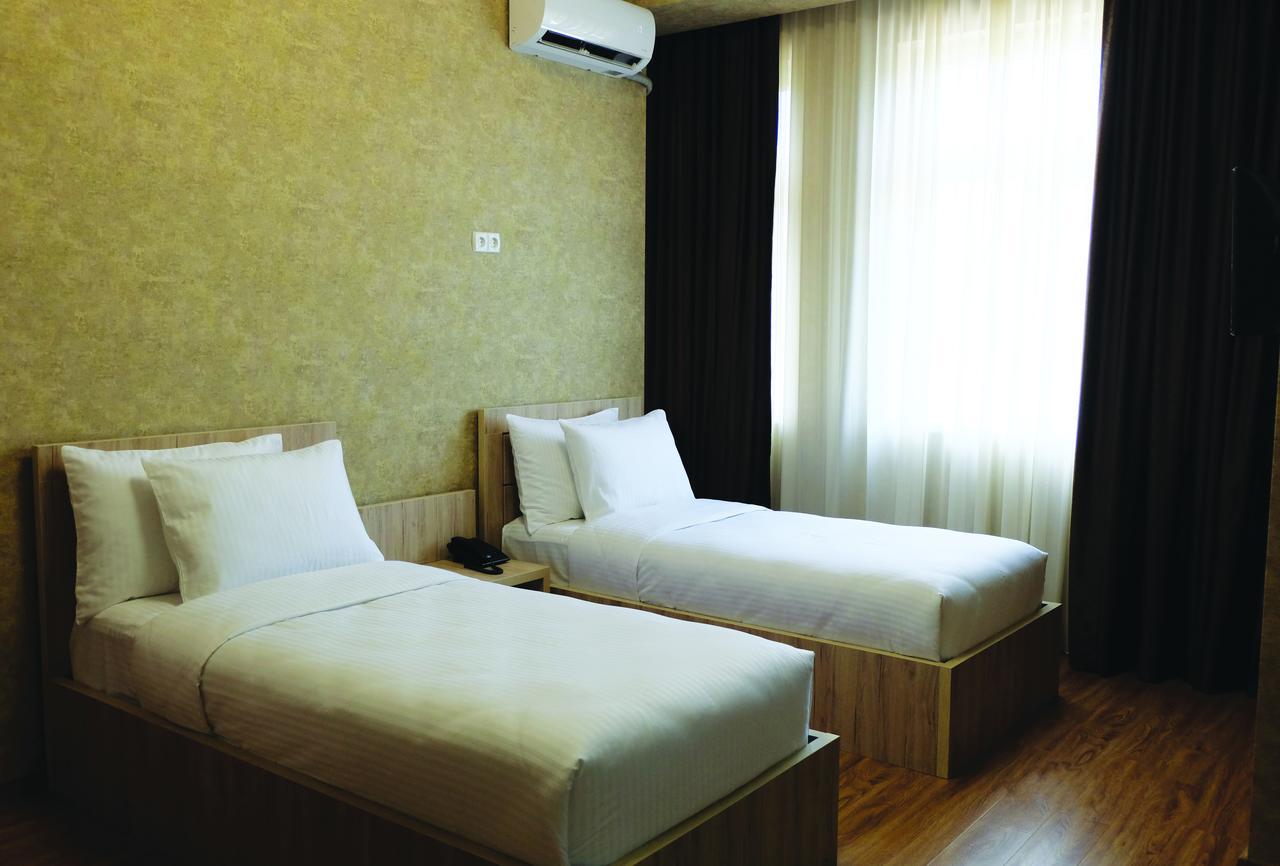 Hotel Atlantis Near Airport Tbilissi Extérieur photo