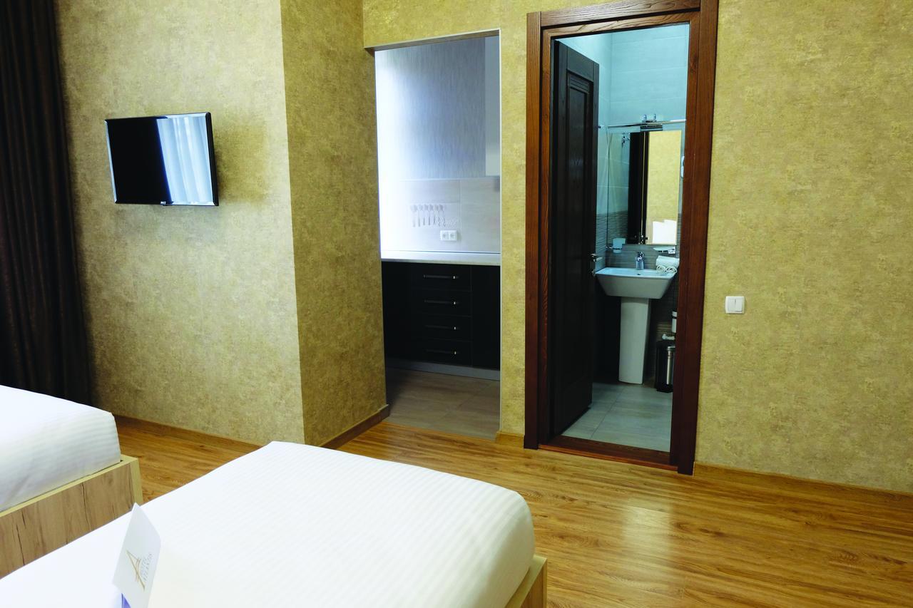 Hotel Atlantis Near Airport Tbilissi Extérieur photo