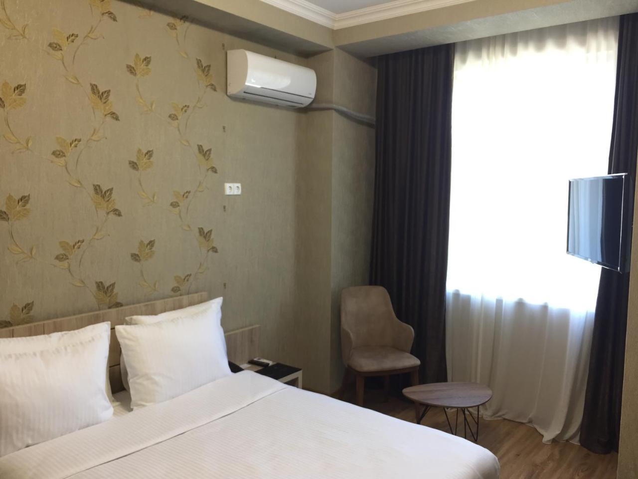 Hotel Atlantis Near Airport Tbilissi Extérieur photo